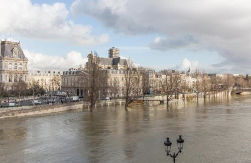 Veeve - Overlooking the Seine on Ile de la Cité - Photo 8