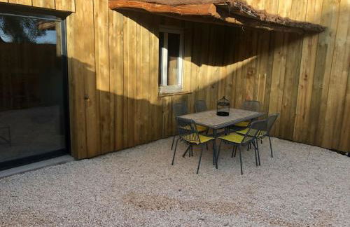 Chalet charmant à Clermont-Créans avec piscine partagée - Photo 11