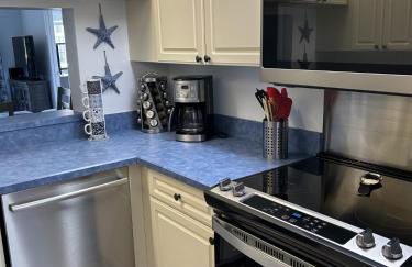 Waterview Oasis Retreat, minutes to Anna Maria Island and IMG - Photo 17