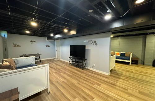 Epic Indoor Pool w/slide & hot tub close to beach - Foto 13