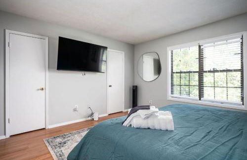 Vibrant Family Retreat~Sleeps 8~2 Kings~ Game Room - Foto 14