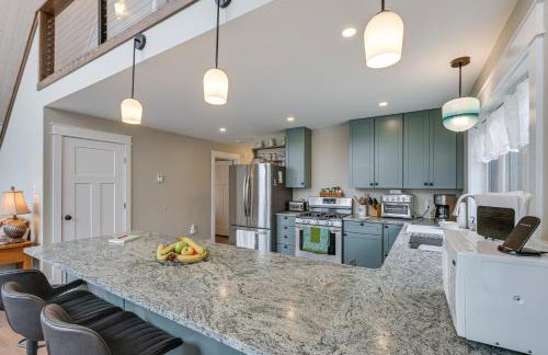 Lakefront Bucksport Home w/ Fire Pit + Gas Grill! - Foto 8