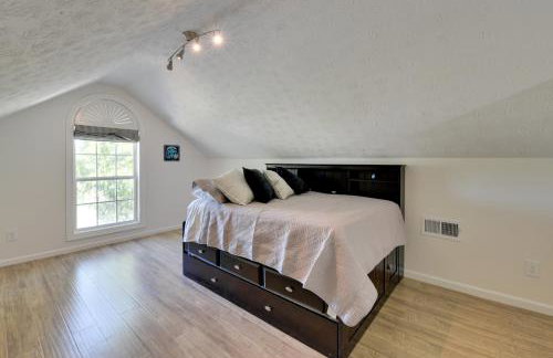 Spacious Winder Getaway with Hot Tub and Game Room! - Foto 22