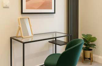 Modern Central Apartment + King Size Bed + Garden - Foto 15