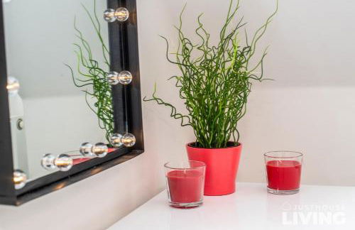 NEW Spacious Modern Townhouse Sleeps 12 Free Parking - Foto 50