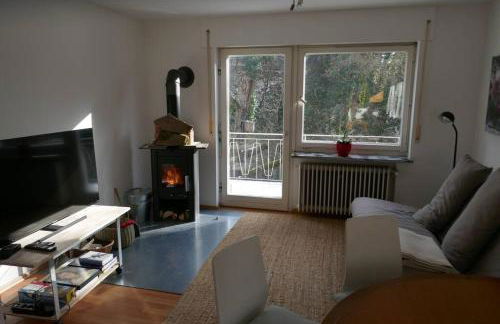 Ruhige 4-Zi-Wohnung mit großem Balkon und Blick ins Grüne - Foto 1