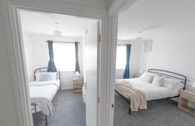 Sleeps 5 - Private Garden- Free Parking - Foto 3