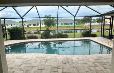 Heated pool with canal views - Foto 1