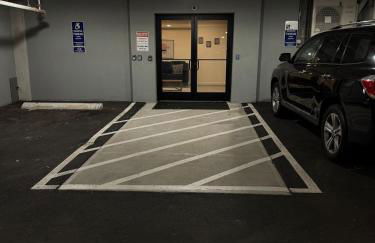 Modern & Spacious 2BR Apartment with Gym & Parking - Foto 13