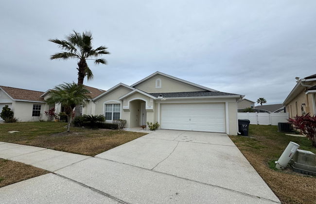 4 Bedroom, 3 Bath Hampton Lakes Home With Private Pool - Near Disney! - Foto 1