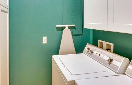 Waterfront Watertown Condo with Patio and Pool Access! - Foto 10