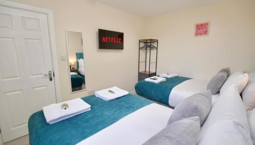 Kings Rest Villa - Free Parking & Netflix, WiFi, Walk to Coventry City Centre - Foto 4, towels