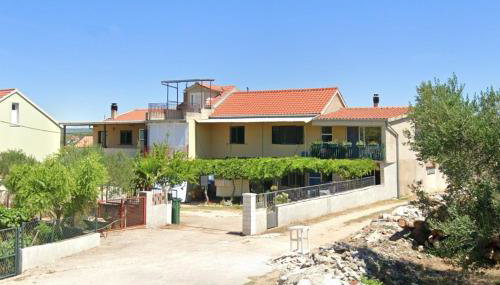 Apartments with parking spaces Bilice, Krka - 24275 - Foto 3