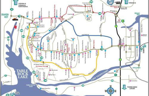 Cozy Lakeside Getaway - Outdoor Theater - Free Early Check-In- 4min to Silver Dollar City - Foto 47