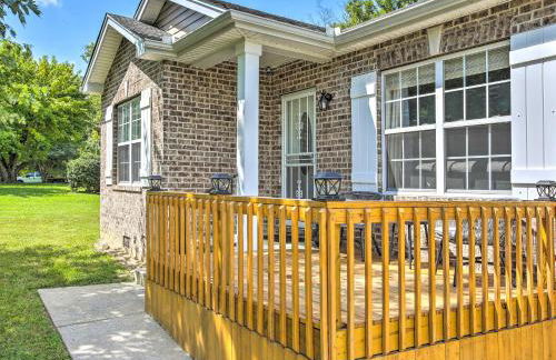 Charming Springfield Escape with Furnished Deck - Foto 23