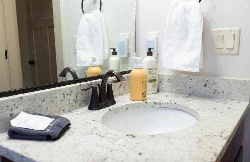 Two Pines Retreat - Brand New! - Foto 3