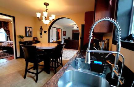 The Sovereign Suite - Cozy And Convenient With Home Theater - Foto 8