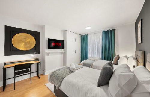 Acton 4BR House I Contractors I Families I Parking - Foto 8