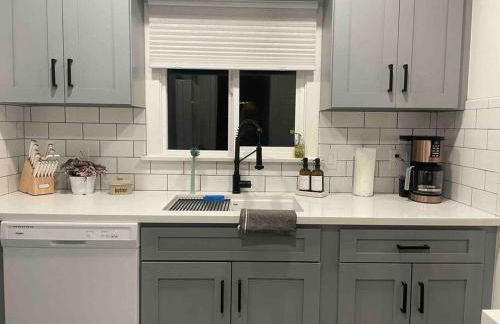 Huge Updated Spanish Apt - Steps to Beach & Bay! - Foto 35