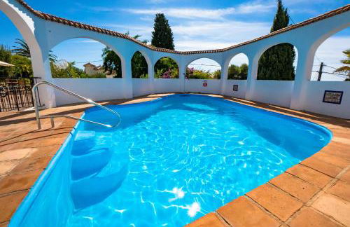 Private Heated Pool, Jacuzzi & 1225m2 garden in Villa Cipreses - Photo 57