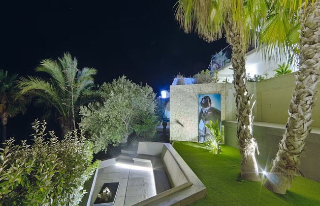 Striking Villa With Terraced Garden - Foto 33