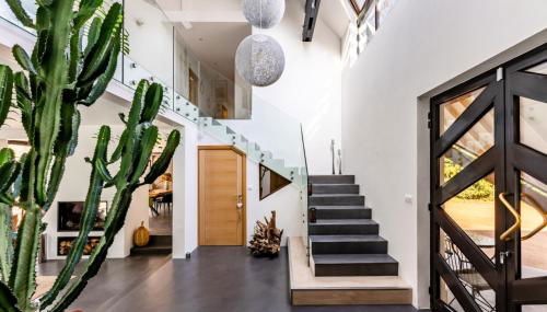 Villa d'architecte avec Piscine proche Paris - Foto 3, Lobby or reception