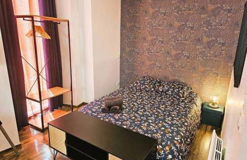 Mitrons - Apt B - Photo 2