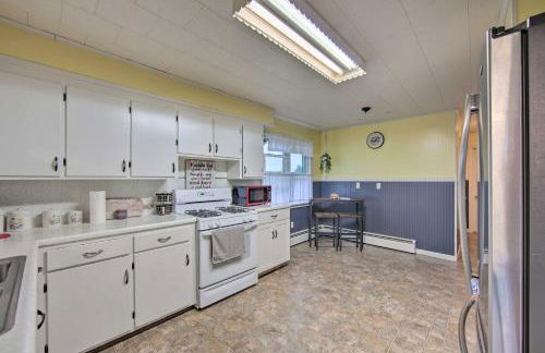 Quiet Elizabethville Home with Fire Pit and Views - Foto 11