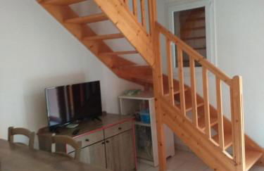 t3 duplex la maison du perroquet 2 chambres 2 piscines dans un village de vacances a saint geniez d'olt aux portes de l'Aubrac - Photo 11