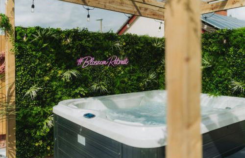 Cosy Hot Tub Getaway Bungalow - Foto 19