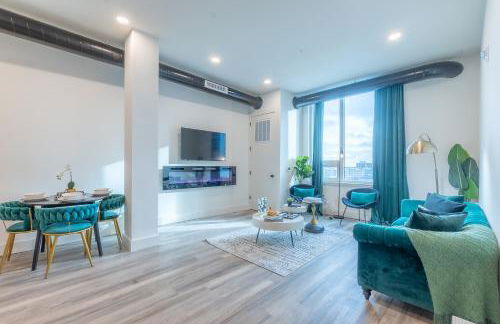 Emerald Escape, Free Parking, 2 Bath, Sleeps 8 Near American Dream and The Airport, King Bed and 2 Queen Beds, Washer and Dryer - Foto 2