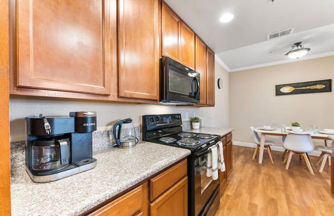 2BR Getaway Pool Gym Basketball Court Theater Access - Photo 18