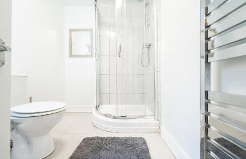 Sheffield Contractors and MONTHLY Stays 3BR 3 Bath house Managed by Chique Properties Ltd - Foto 36