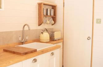 Orchard Farm Luxury Glamping and Campsite - Photo 8