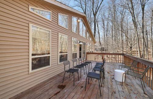 Serene Escape at Big Bass Lake & Pool Access - Foto 49