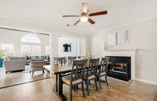 Fenced Yard and Ping-Pong Table Spacious Graham Gem - Foto 16