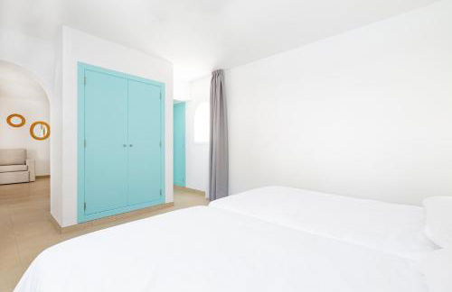 Apartamentos Los Arcos - Photo 29