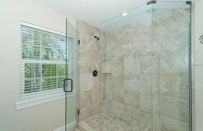 Footprints in the Sand managed by Beach Retreats - Photo 15