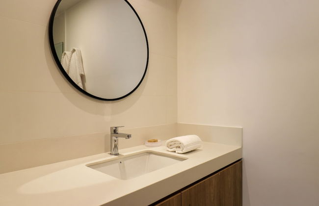 w Prestigious 2BR w Balcony Near Larcomar - Foto 24