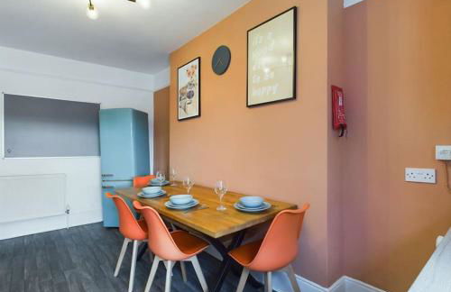 Central Eastbourne Escape with Rooftop Jacuzzi - Foto 18