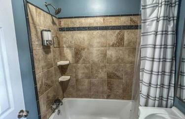 Historic Coastal Haven- Pet Friendly Fast Wi-Fi - Foto 11