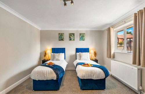 Stylish 5-Bedroom House, Accommodates 10, Fast Wi-Fi & Private Garden - Foto 15