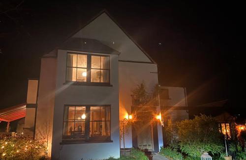 Upper House Stunning Country Home - Photo 15