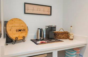 Two Condos on Music Row that Sleeps 14 with POOL and Parking - Foto 55