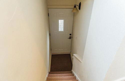 Spacious 2BR Apartment near Airport - Central Charming - Foto 39