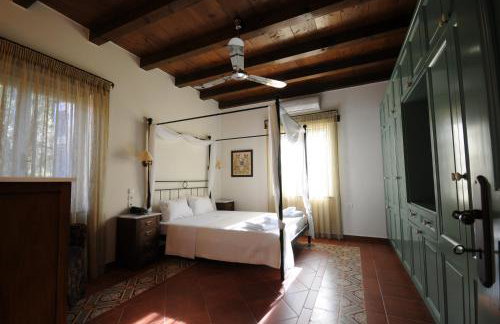 Metohi Georgila - Foto 52