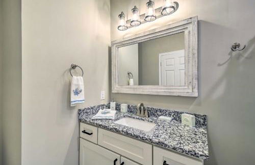 Ocean Isle Beach Home with Shared Lanai and Grill - Foto 21