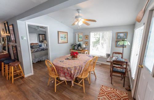 Li'l Love Inn: Magical Sunsets, Quiet, Cozy, Waterfront - Foto 9