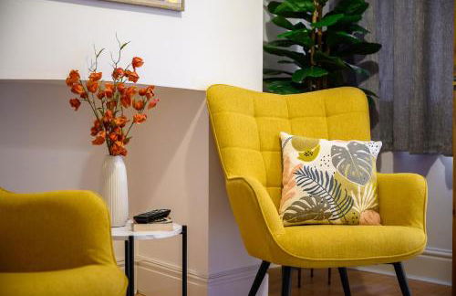 Cosy well-connected 3-bed house - Photo 2