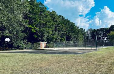 Lakefront Condo - King Bed Full Kitchen - Foto 32